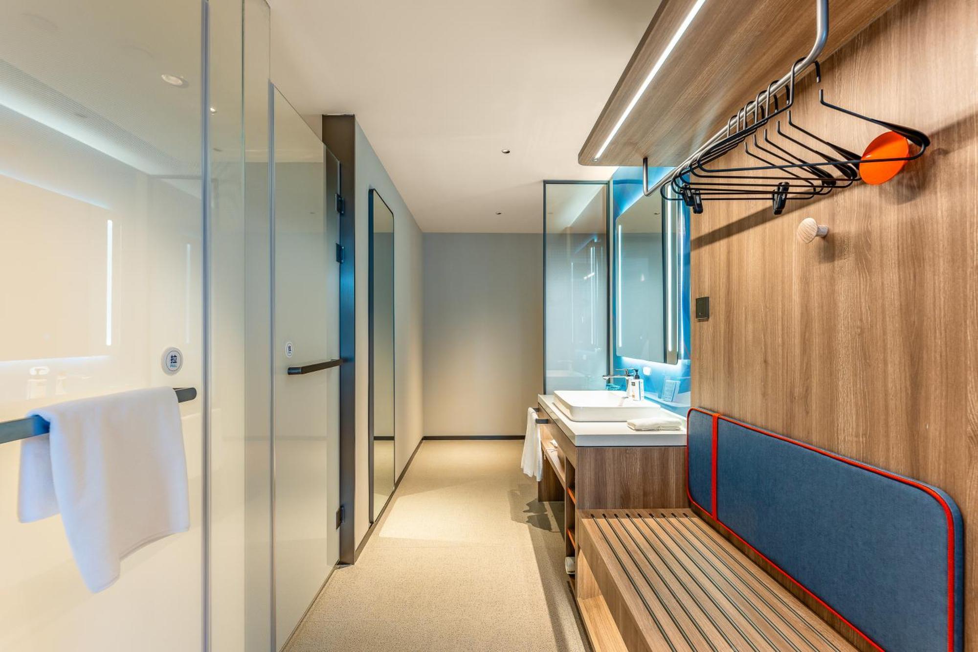 Holiday Inn Express Taizhou City Center By Ihg Exteriör bild